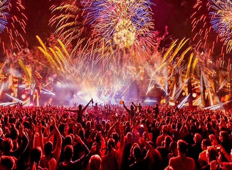 Manali Mountains Snowfall